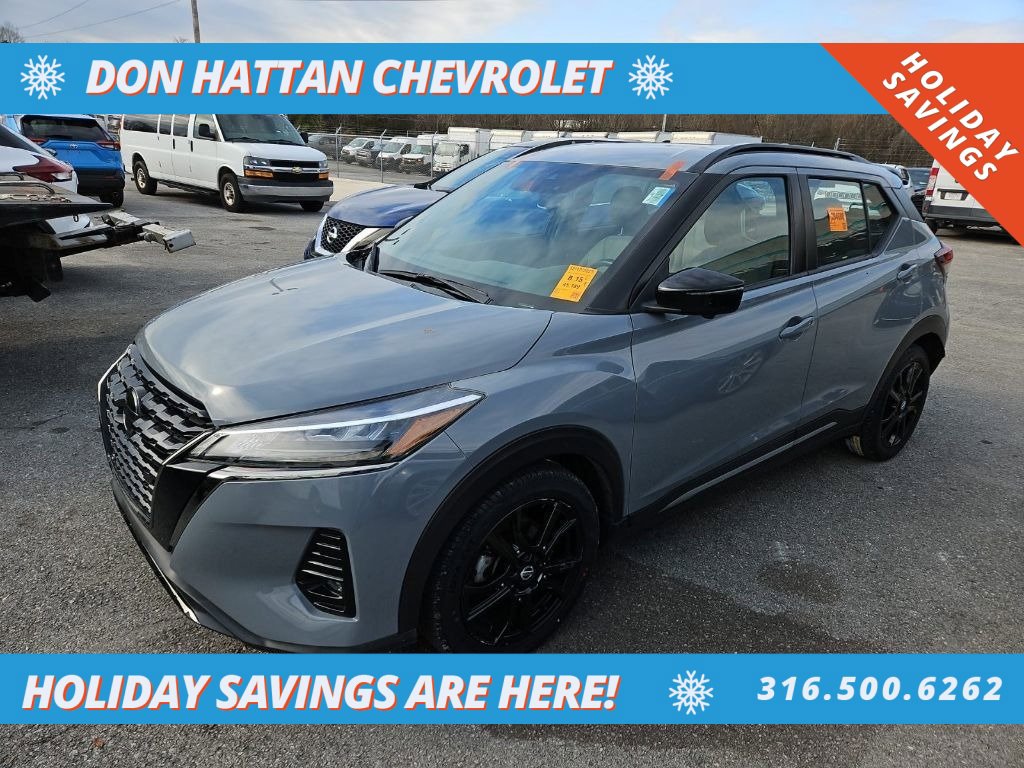 2021 Nissan Kicks SR's photo