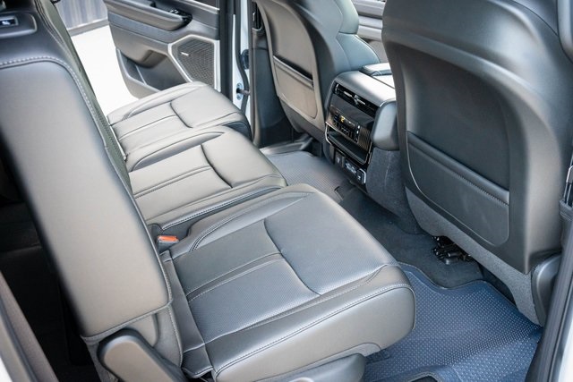 2025 Jeep Wagoneer Base photo 31