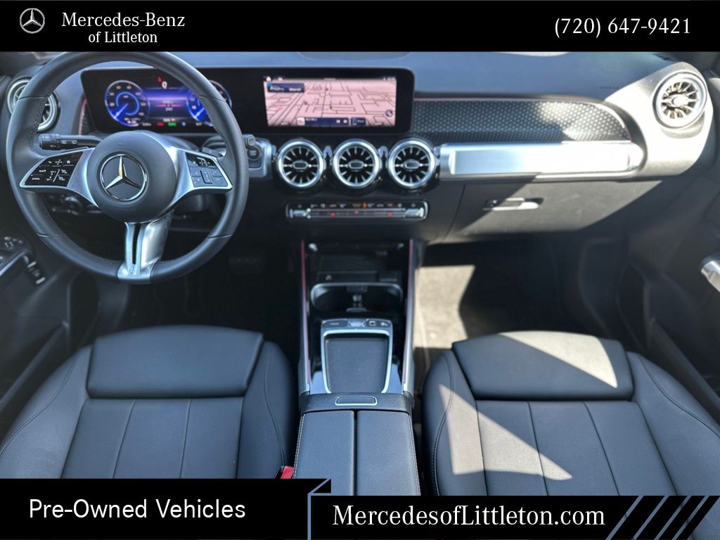 2025 Mercedes Benz EQB 300 4MATIC photo 2