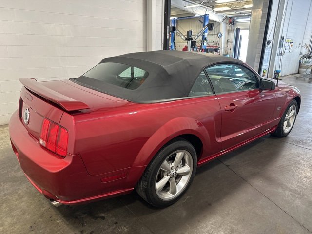 2005 Ford Mustang GT Deluxe Convertible photo 4
