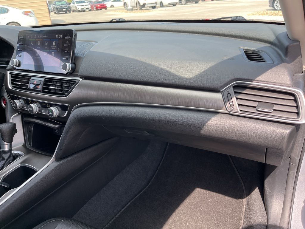 2022 Honda Accord LX photo 27