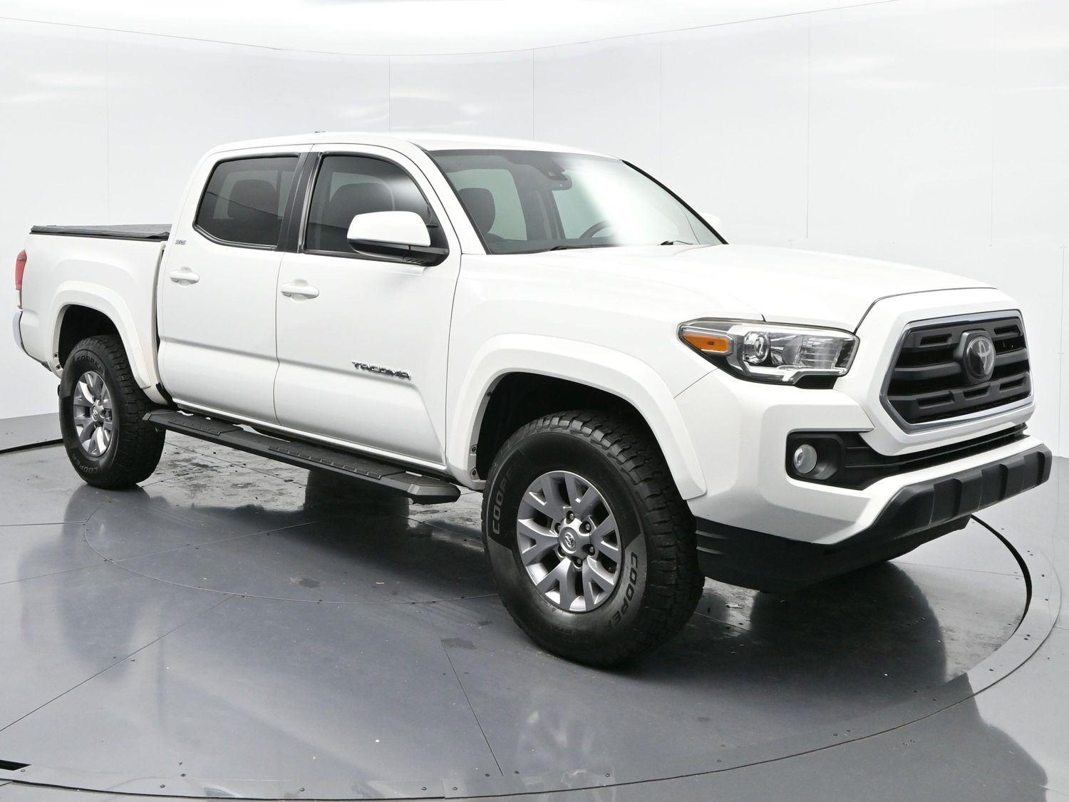 2018 Toyota Tacoma SR5 TRD Sport photo 2