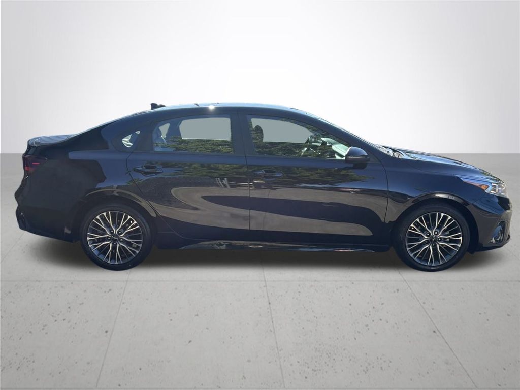 2024 Kia Forte GT-Line photo 6