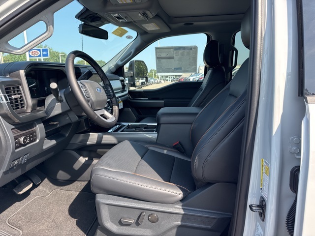 2025 Ford F-250 Lariat photo 11