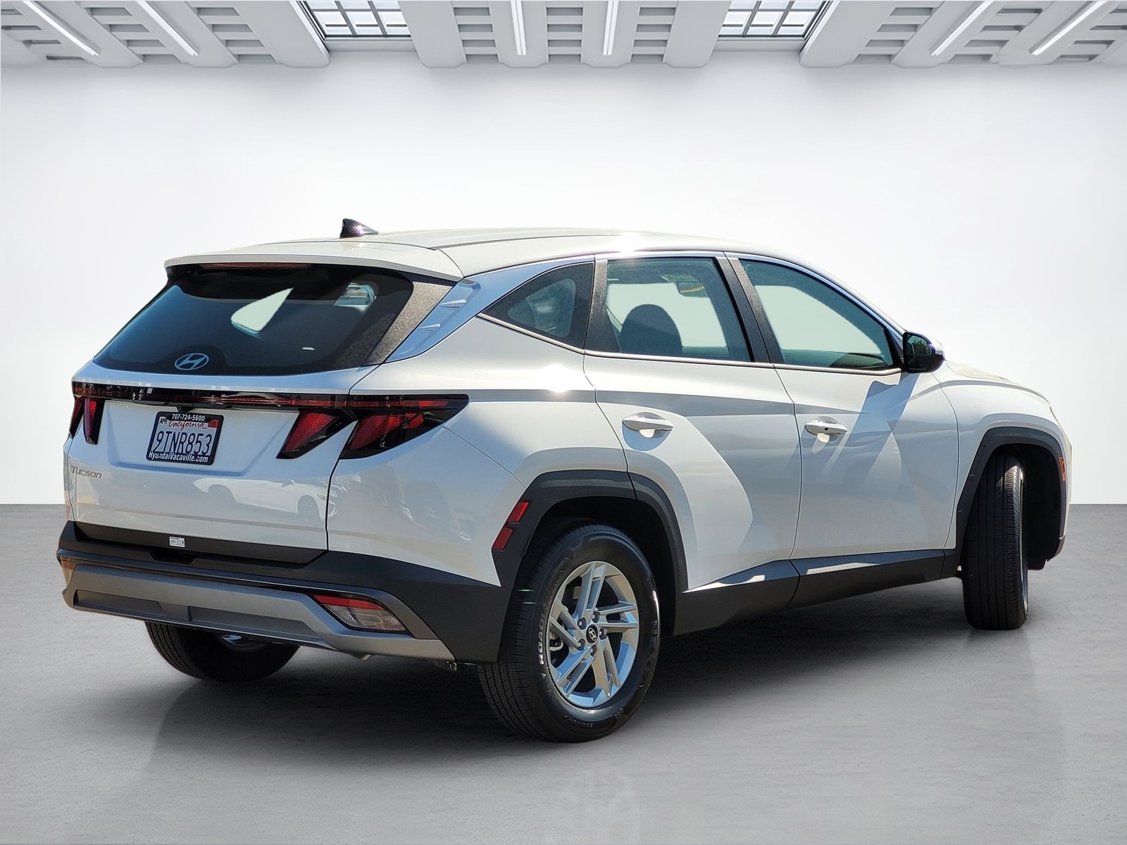 2025 Hyundai Tucson SE photo 3