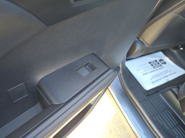 2021 Toyota Highlander XLE photo 23