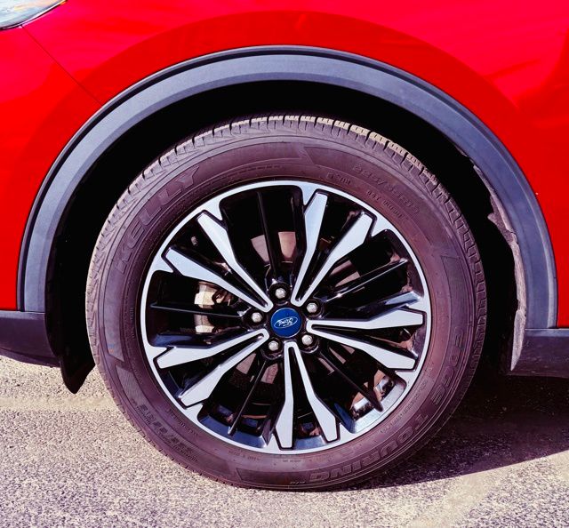 2021 Ford Escape SE photo 3