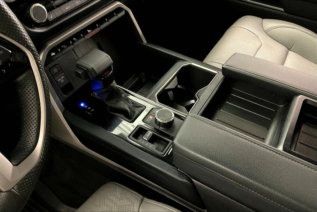 2024 Toyota Tundra SR5 photo 12
