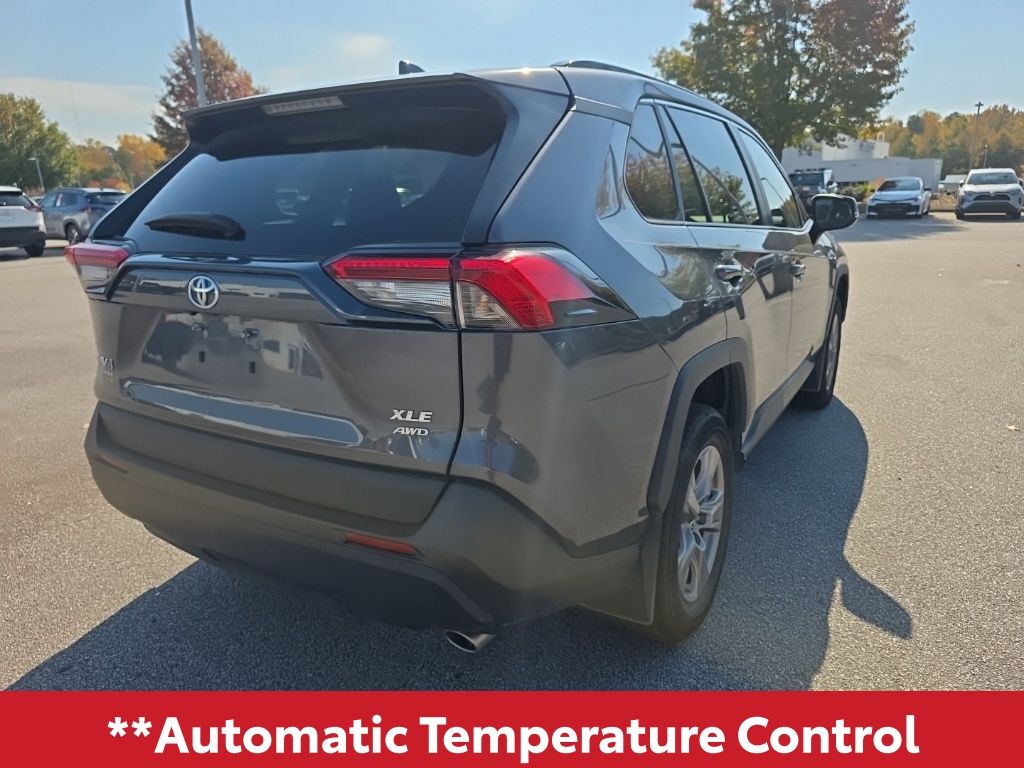 2024 Toyota RAV4 XLE photo 4