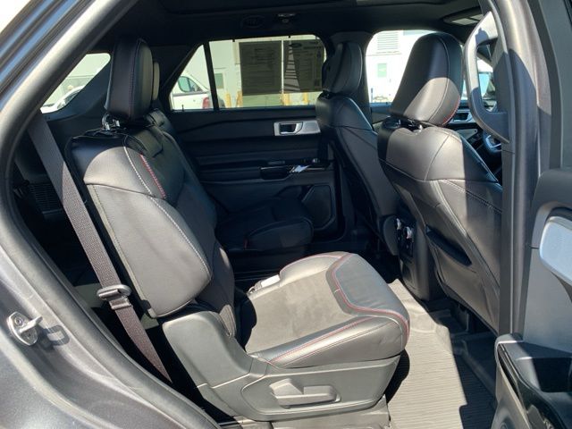 2024 Ford Explorer ST photo 26