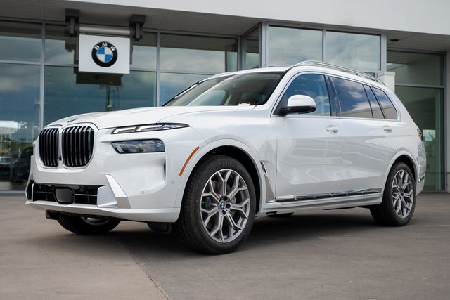 2026 BMW X7 40i's photo