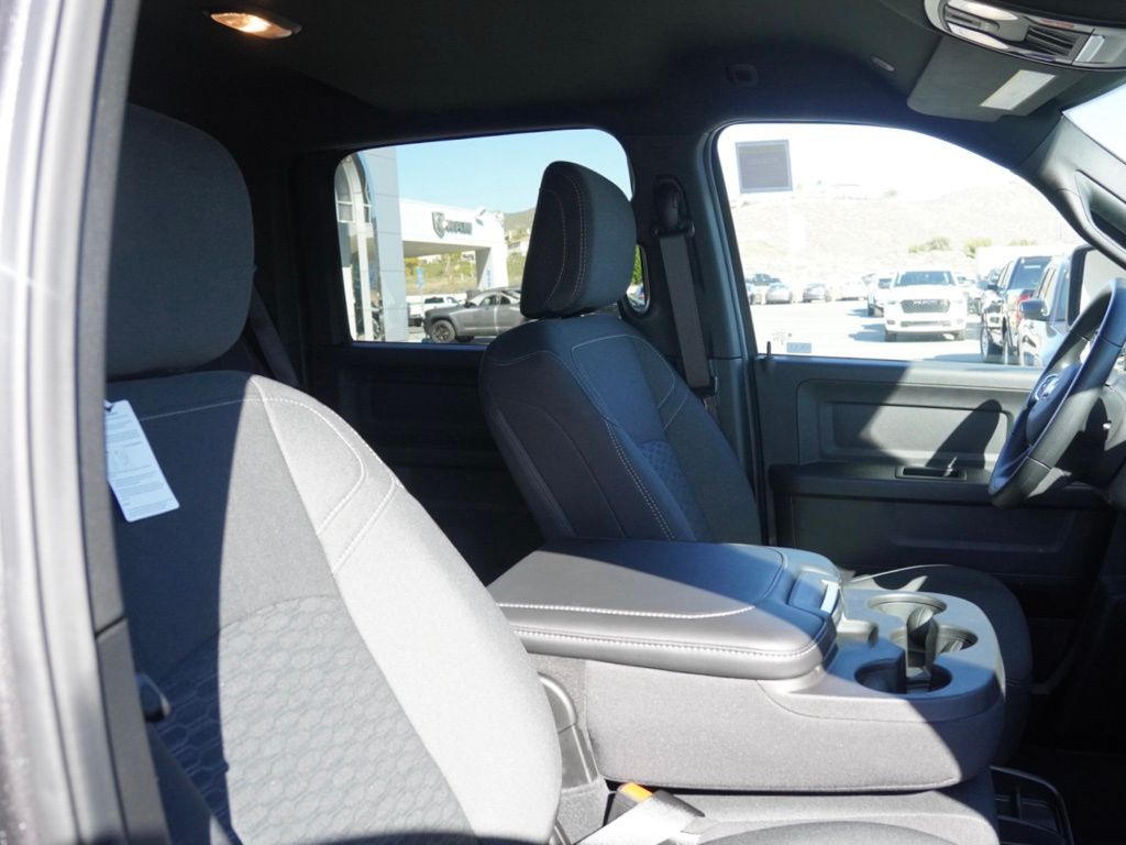 New 2026 Granite Crystal Metallic Clear-Coat Exterior Paint RAM Tradesman image 22