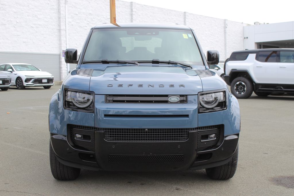2024 Land Rover Defender 90 X-Dynamic SE photo 3