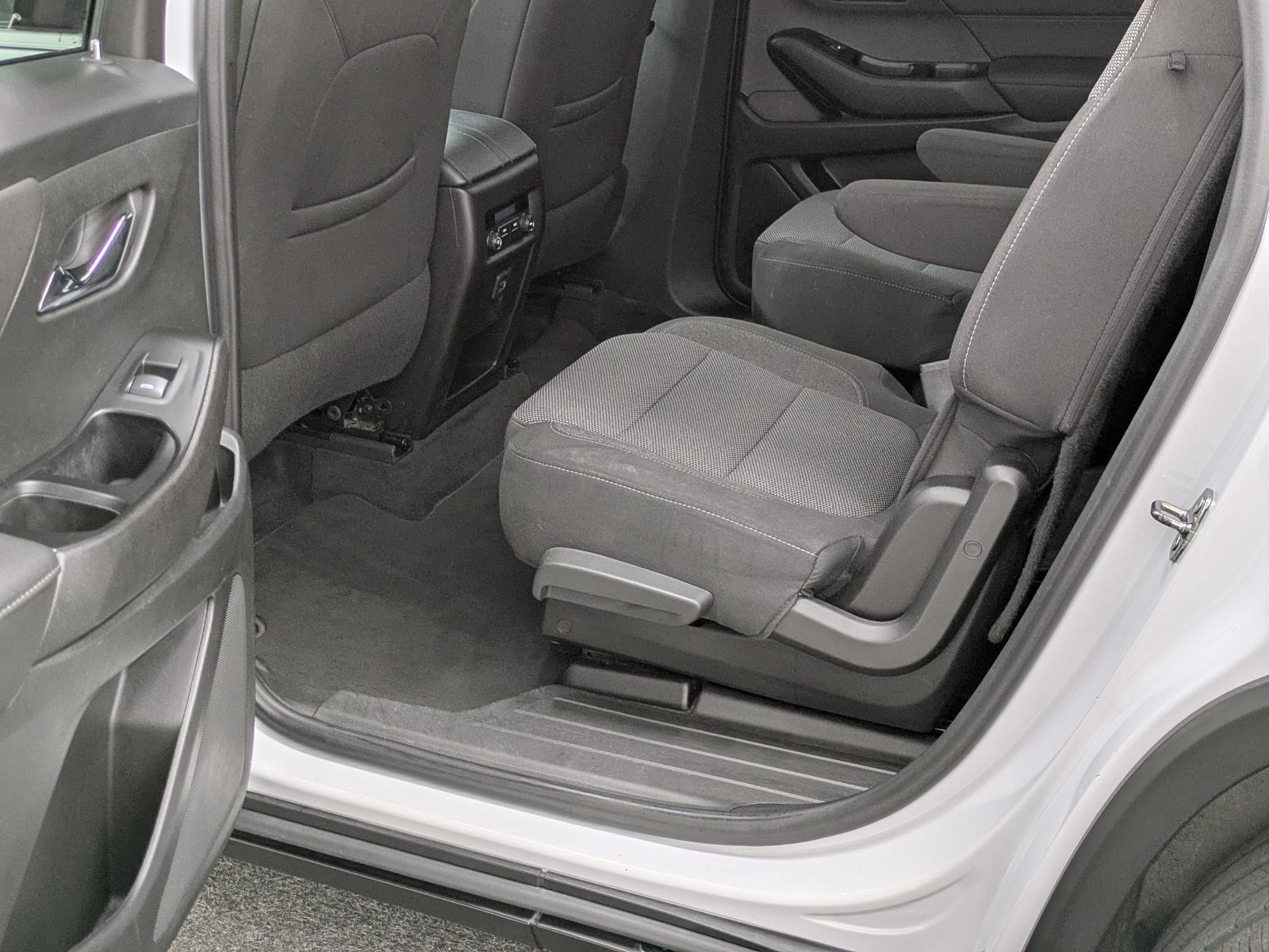 2022 Chevrolet Traverse Cloth photo 17