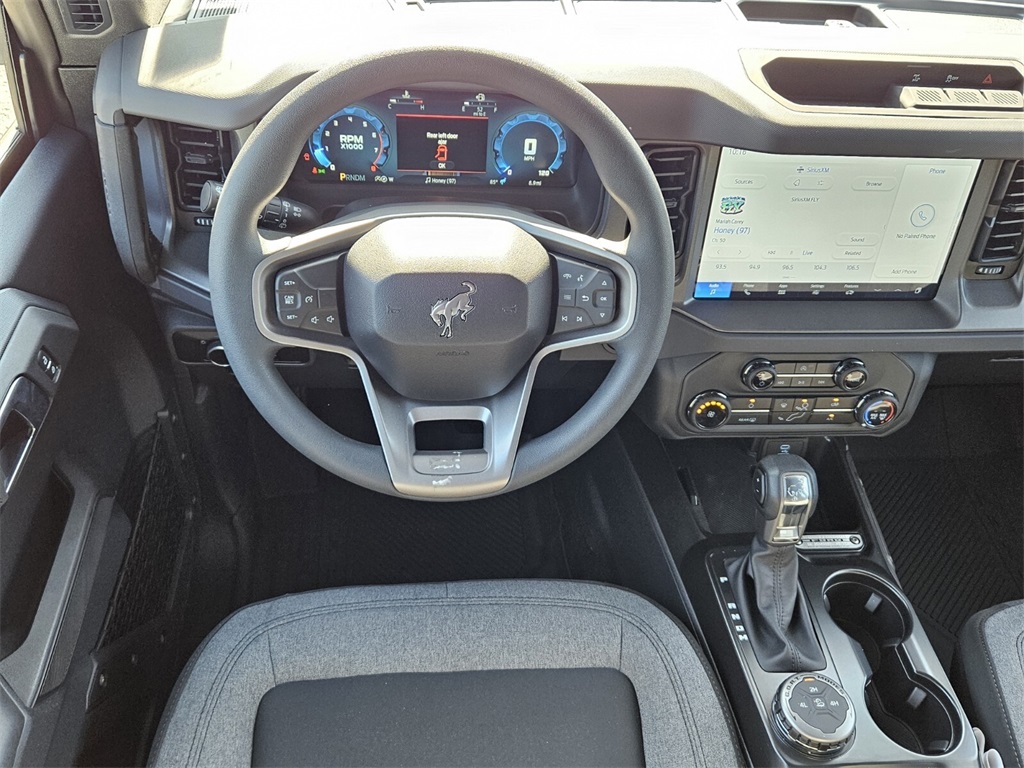 2025 Ford Bronco Base photo 7