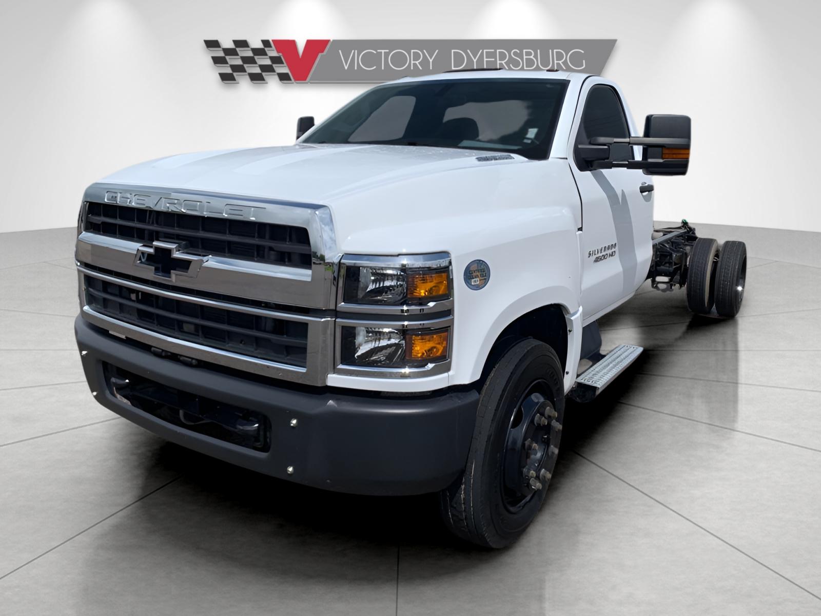 2023 Chevrolet Silverado 4500HD Work Truck photo 3