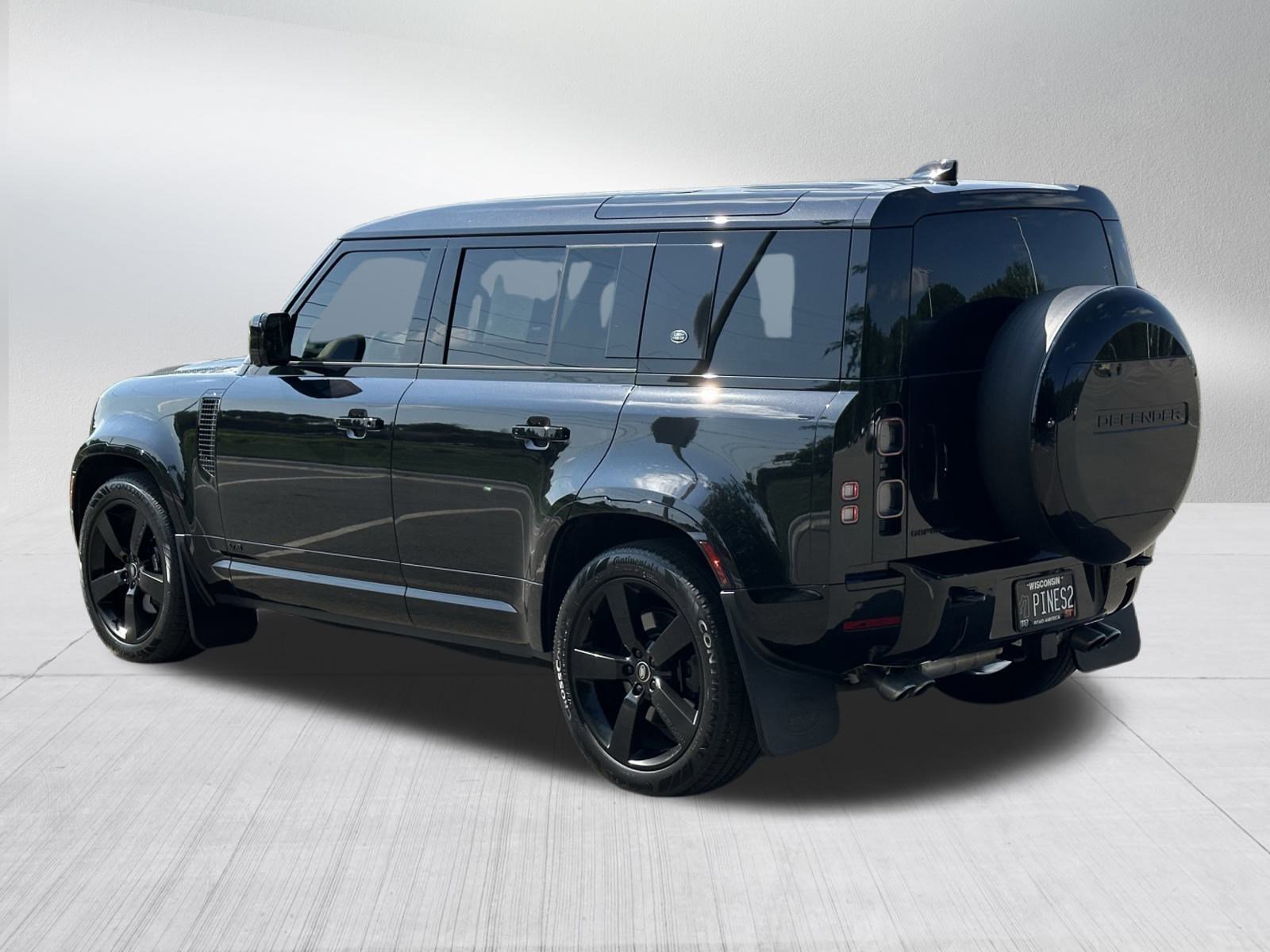 2024 Land Rover Defender V8 photo 5