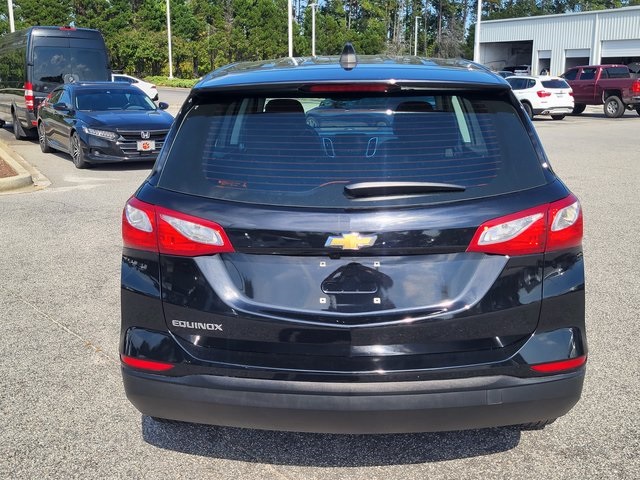 2021 Chevrolet Equinox LS photo 2