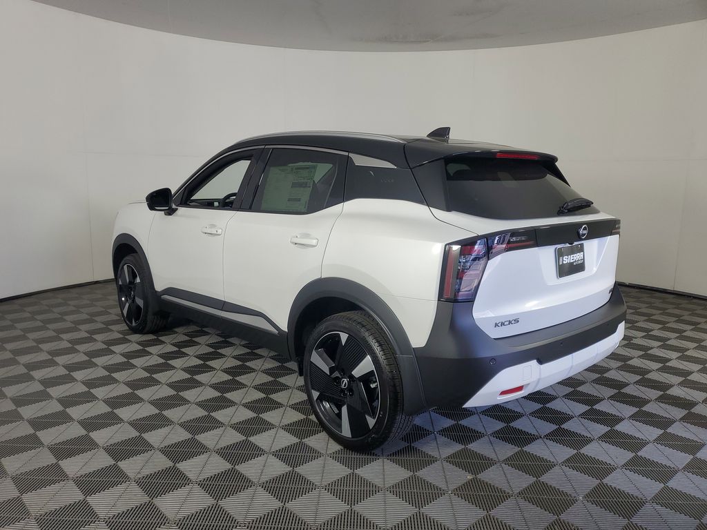 2025 Nissan Kicks SR photo 4
