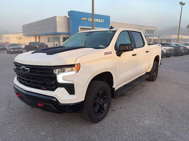 2023 Chevrolet Silverado 1500 LT Trail Boss photo 3