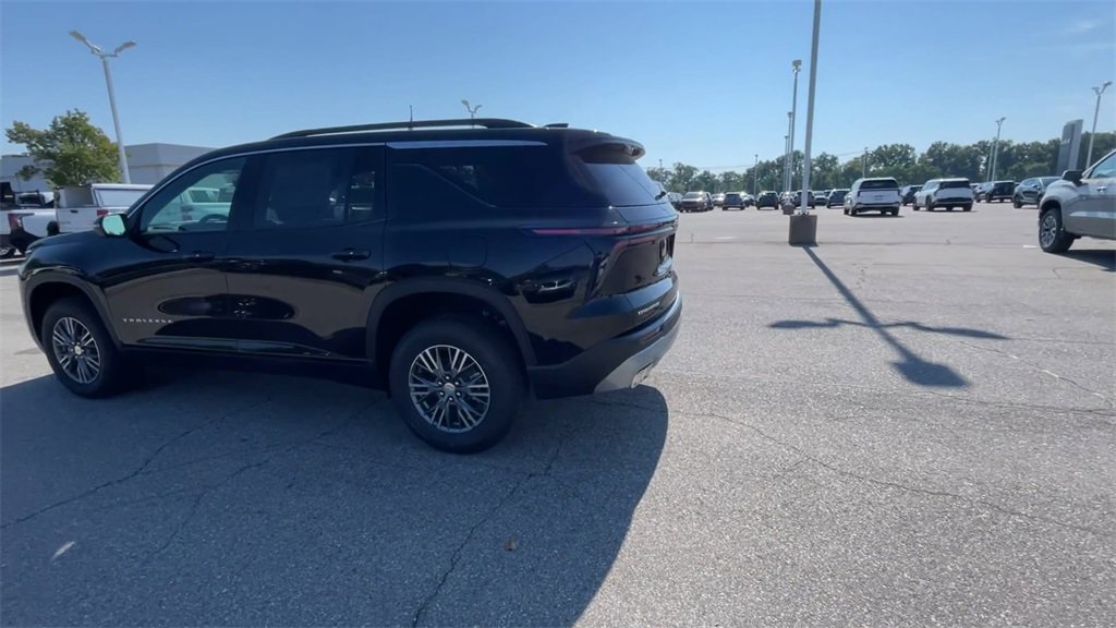 2026 Chevrolet Traverse photo 3
