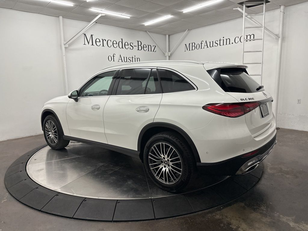 2026 Mercedes Benz GLC 300 4MATIC photo 5