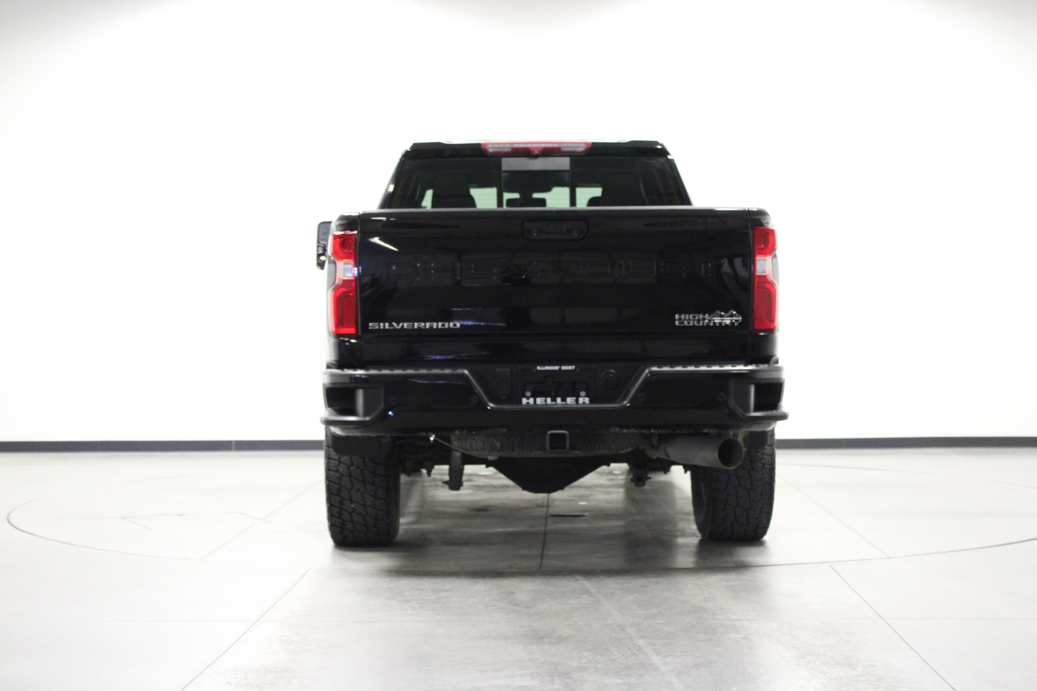 2023 Chevrolet Silverado 3500HD High Country photo 4