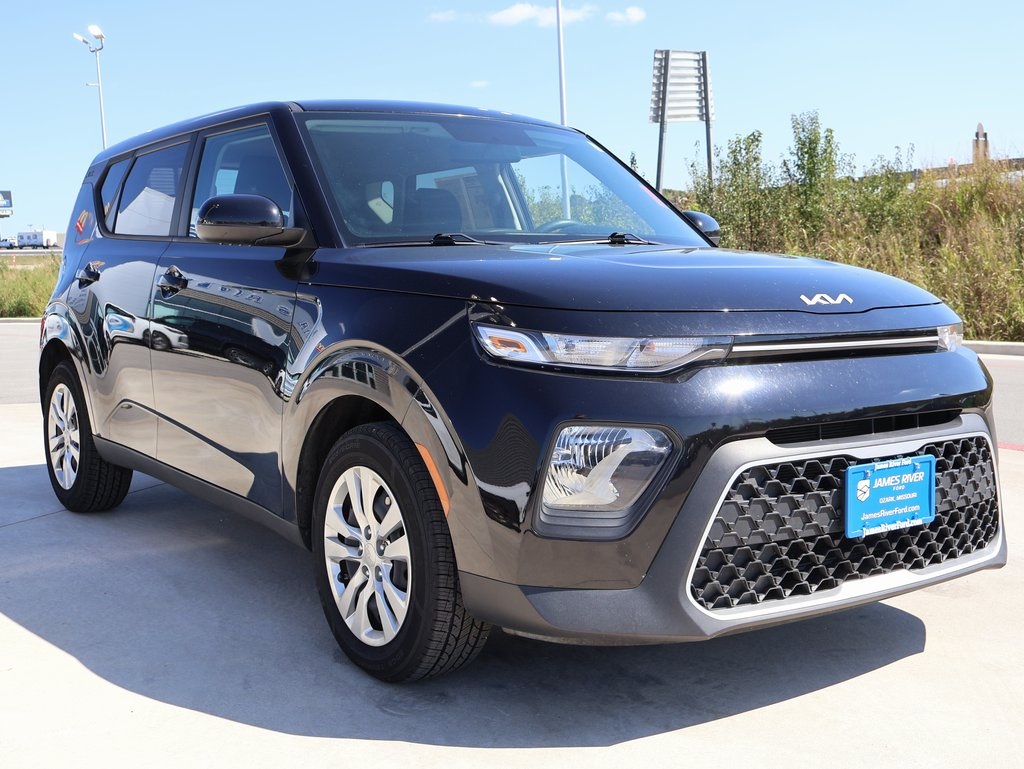 2022 Kia Soul LX photo 5