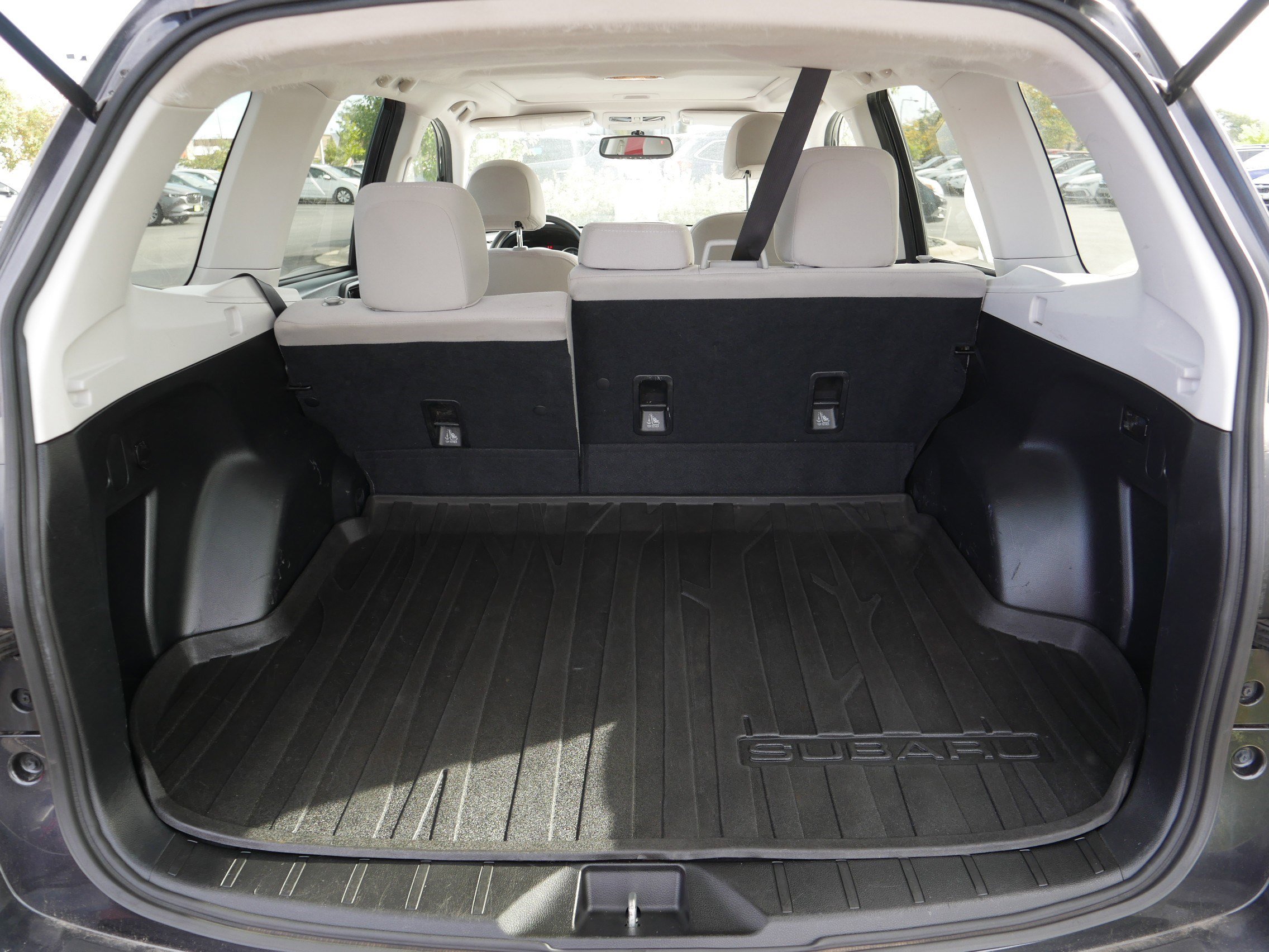 2015 Subaru Forester 2.5i Premium photo 16