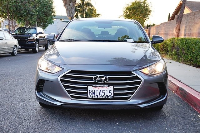 Used 2018 Gray Hyundai SE image 2