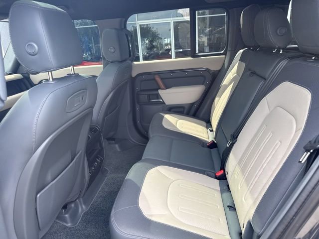 2022 Land Rover Defender X-Dynamic SE photo 4