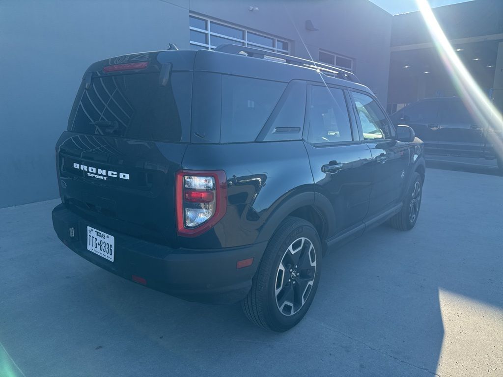 2023 Ford Bronco Sport Outer Banks photo 2