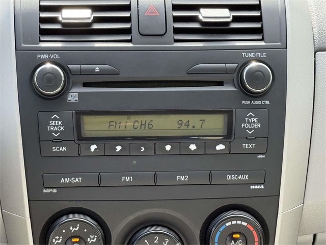 2010 Toyota Corolla LE photo 18