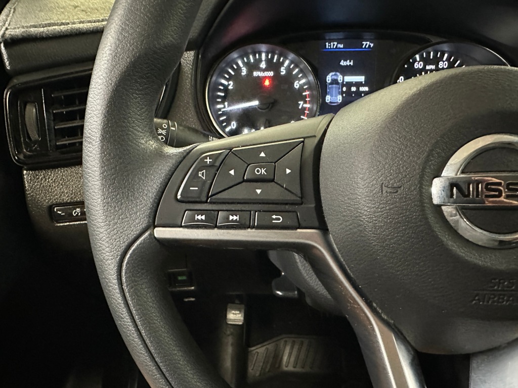 2022 Nissan Rogue Sport S photo 2