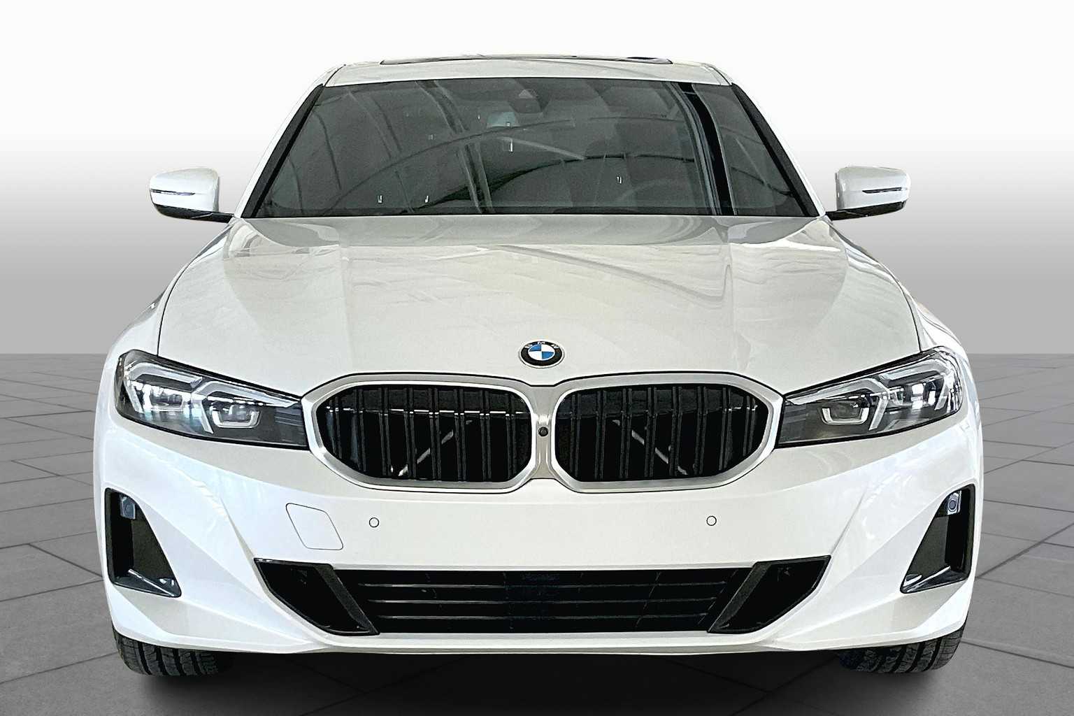 2024 Bmw 330i Sedan photo 3