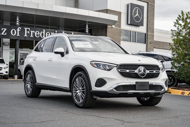 2026 Mercedes-Benz GLC Base's photo