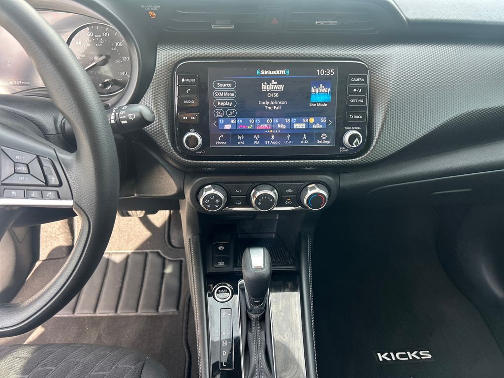 2023 Nissan Kicks SV photo 30