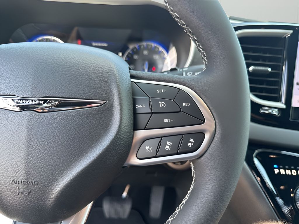2026 Chrysler Voyager LX photo 29