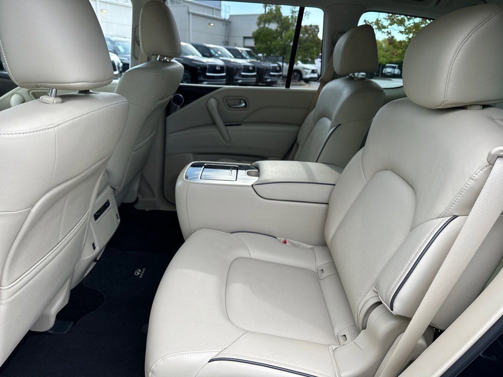 2022 Infiniti QX80 Luxe photo 13