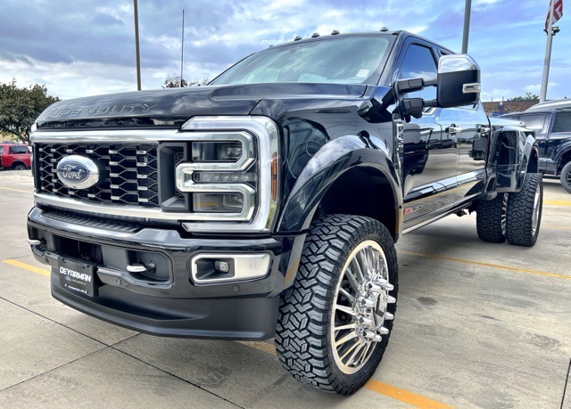 2025 Ford F-450 Platinum photo 2
