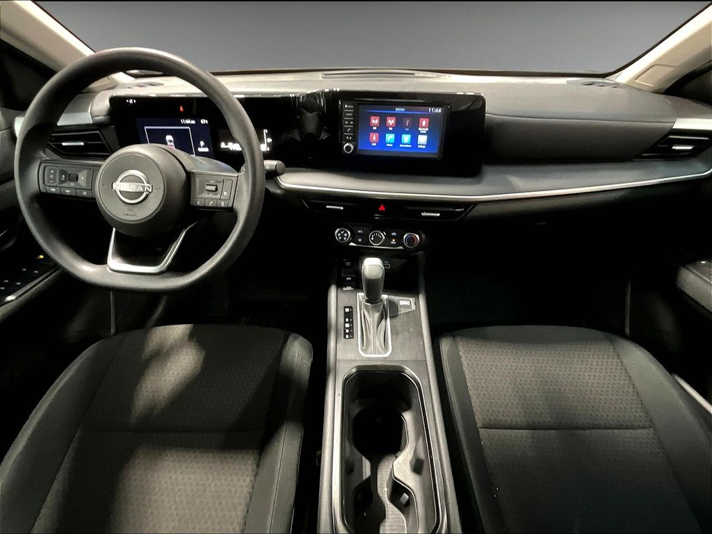 2025 Nissan Kicks S photo 16