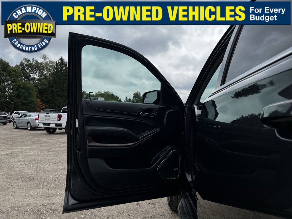2018 Chevrolet Suburban LT photo 6