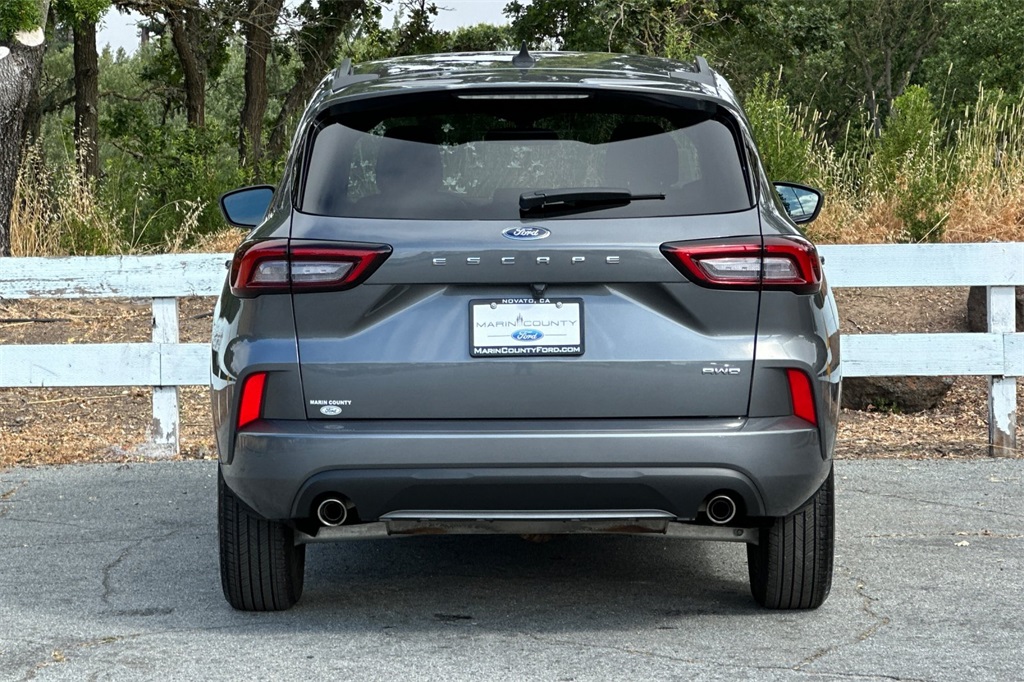 2024 Ford Escape ST-Line photo 5