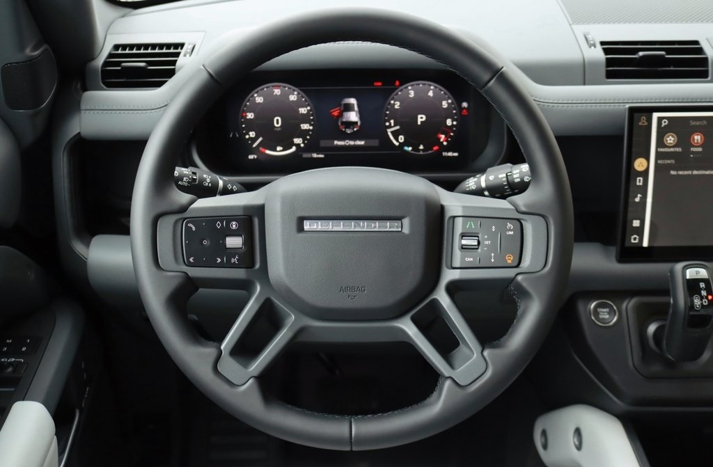 2025 Land Rover Defender 110 X-Dynamic SE photo 12