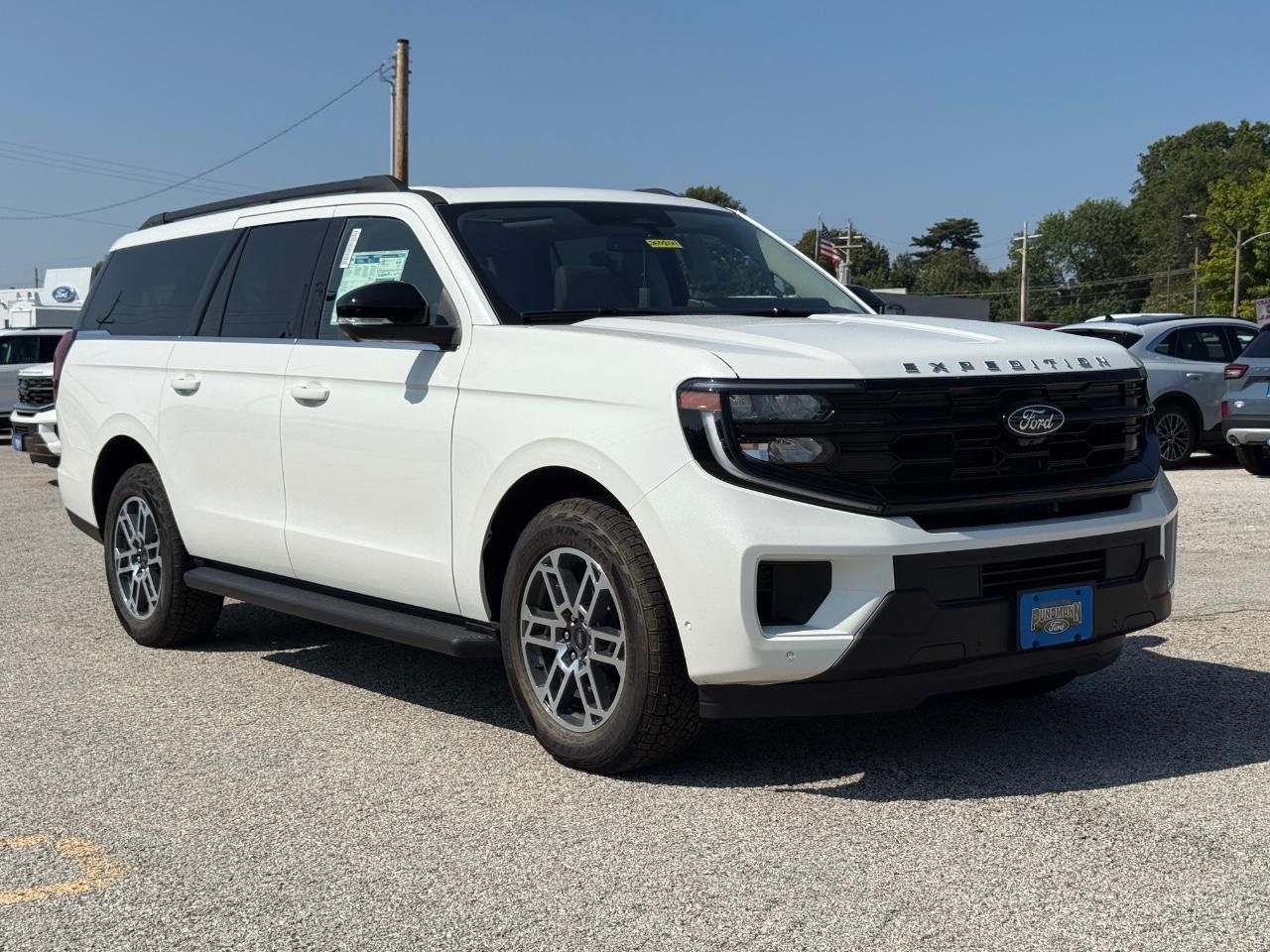 2025 Ford Expedition MAX photo 2