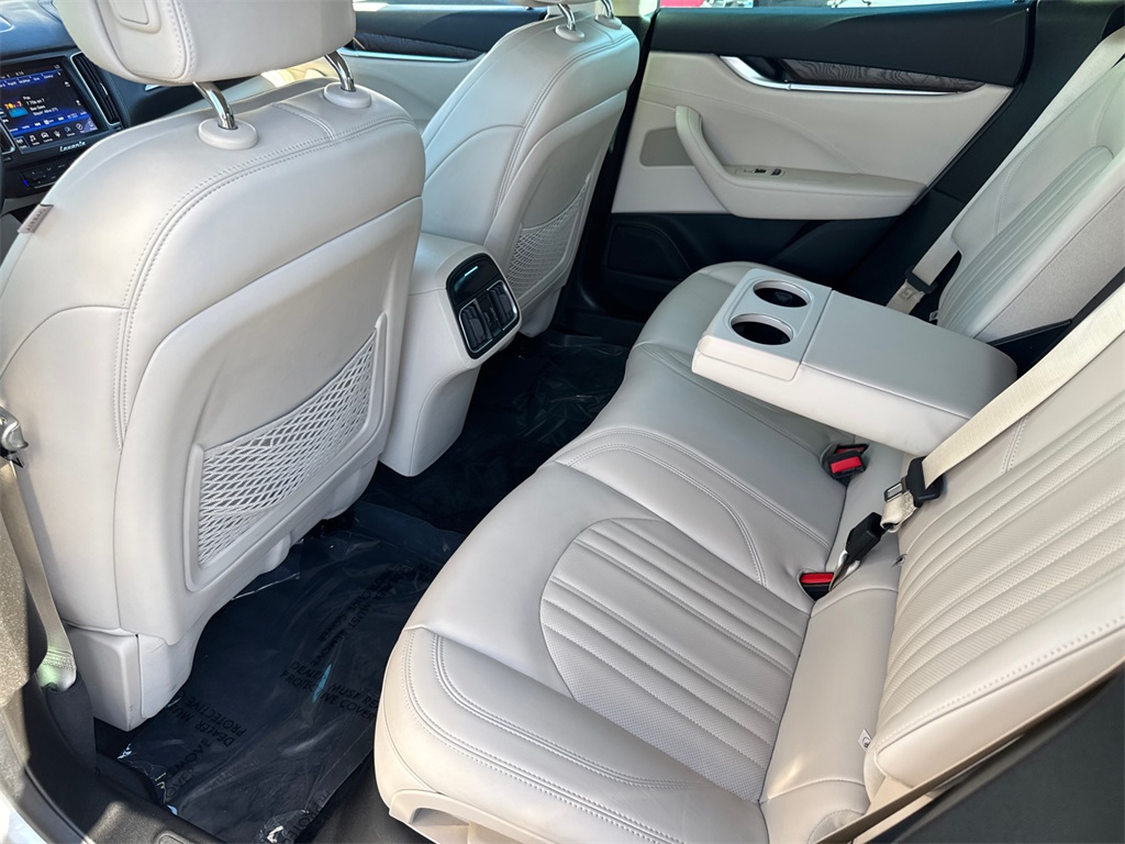 2018 Maserati Levante Base photo 19