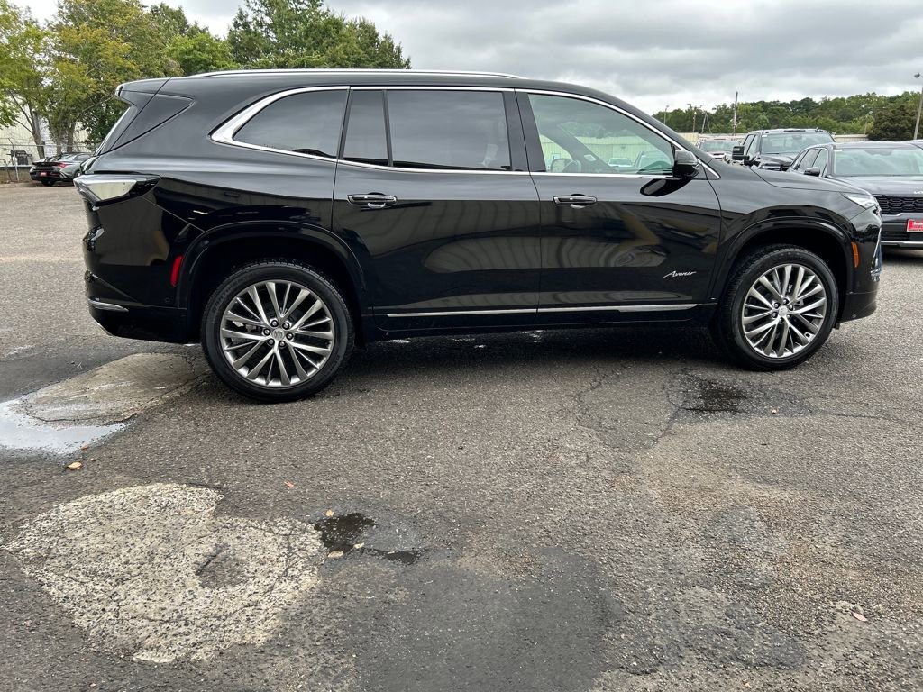 2026 Buick Enclave Avenir photo 7
