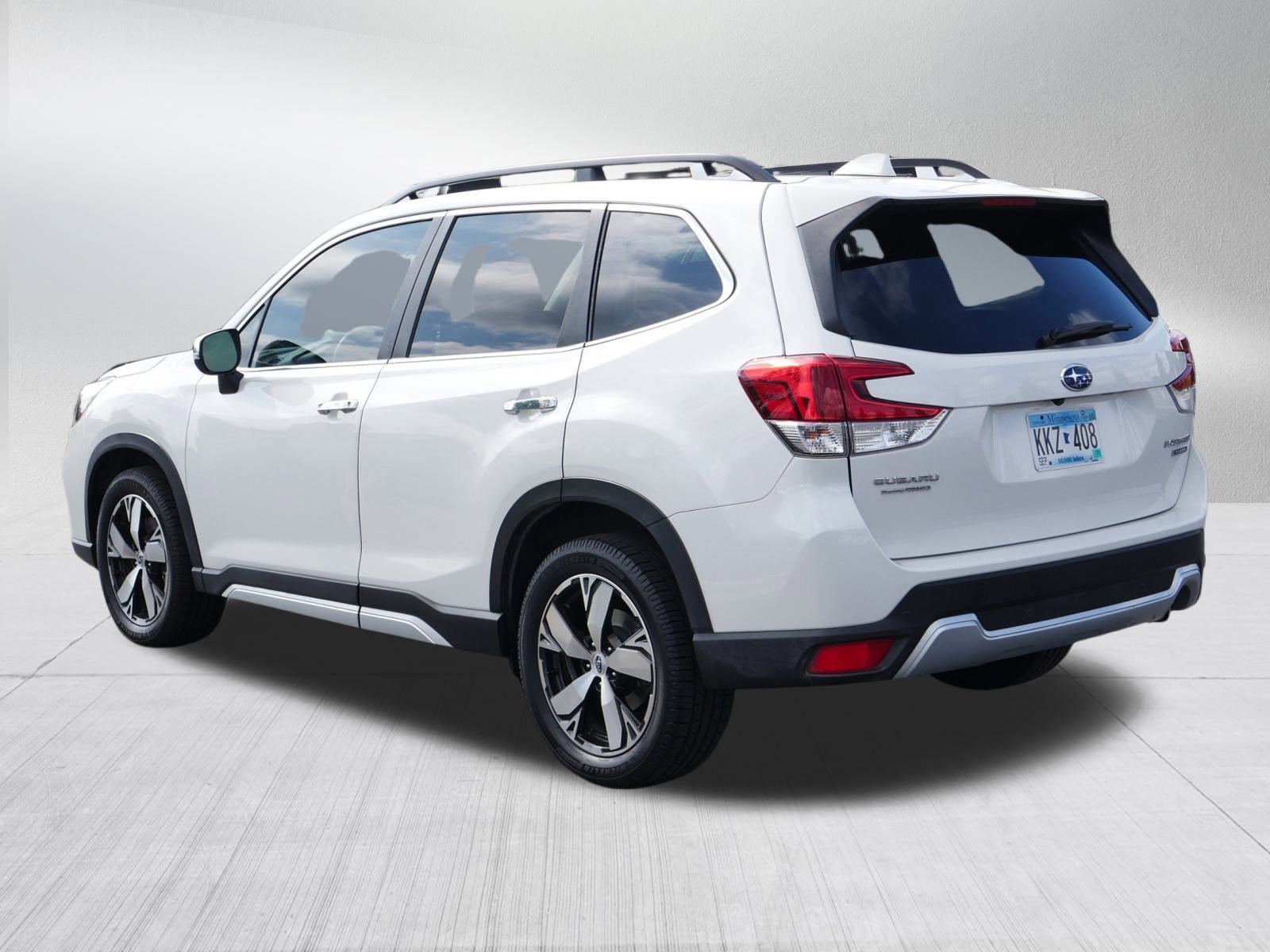 2019 Subaru Forester Touring photo 3