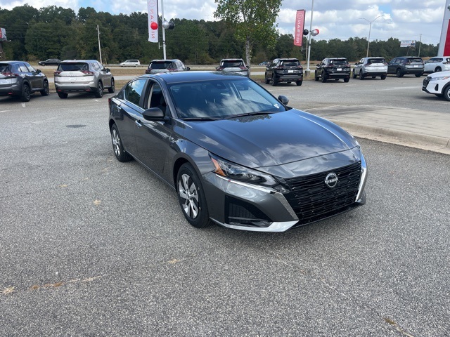 2025 Nissan Altima 2.5 S photo 2