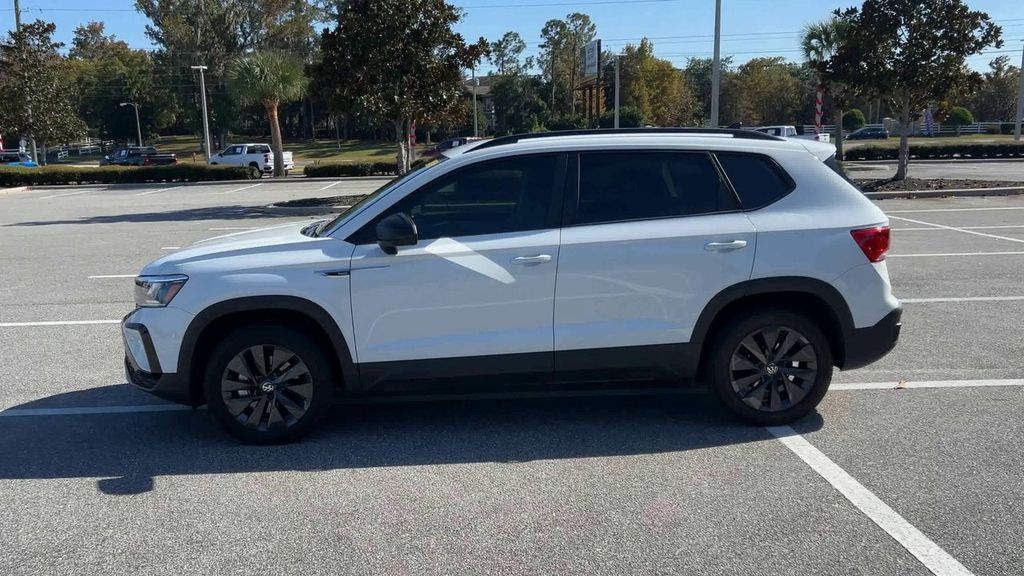2023 Volkswagen Taos S photo 4